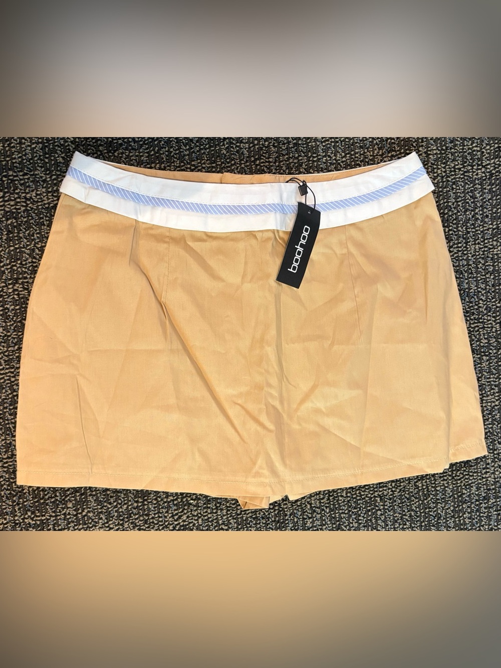 Boohoo Stone/Tan High-Waist Mini Skort